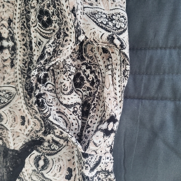 Kendall AND KYLIE FLORAL LONG SLEEVE ROMPER JUMPSUIT V-NECK LOW BACK SIZ… - Picture 6 of 14